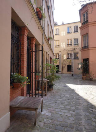 cours de céramique de annie metzger - atelier terre de lune - cours des anciennes écuries de napoléon III